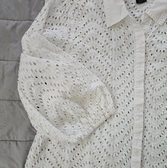 Simply Vera Vera Wang White Eyelet Blouse Size XL - Picture 2 of 7